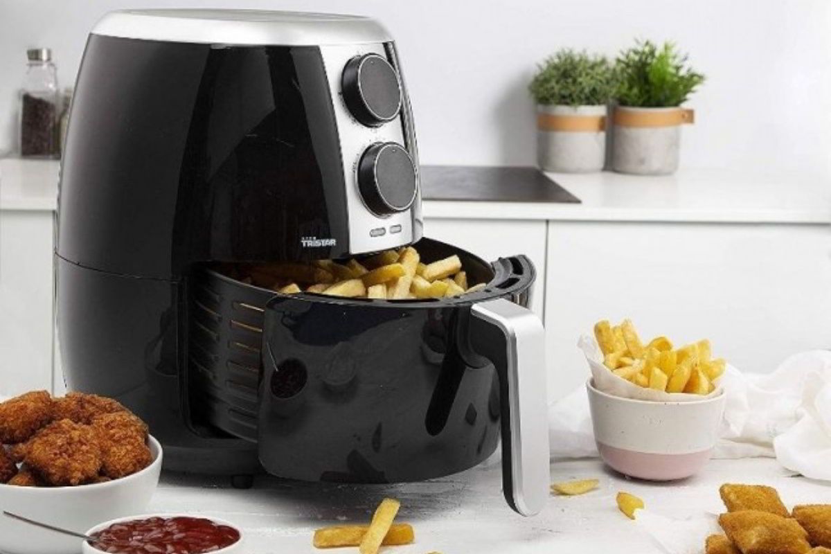 Ein Experte für Haushaltsgeräte erklärt Schritt für Schritt, wie man eine Fritteuse richtig reinigt