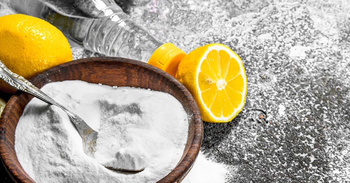 Zitrone und Backpulver im Backofen: Warum dieses Duo besser wirkt als fertige chemische Reinigungsmittel